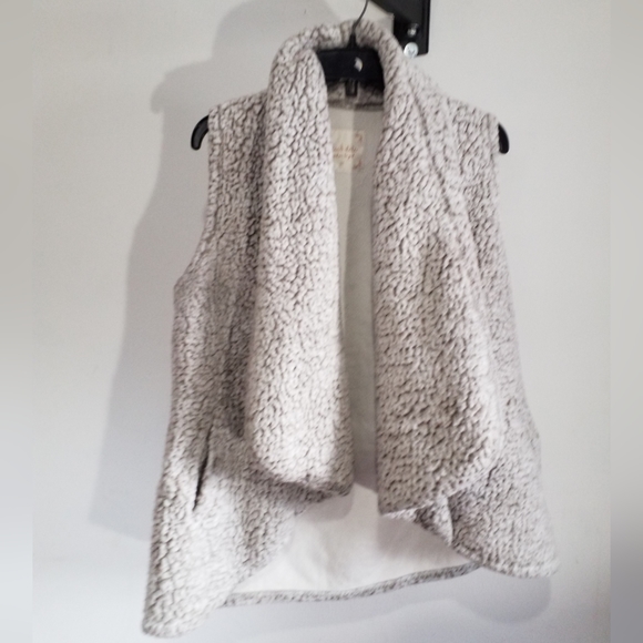 Altar'd state vest - Picture 1 of 4